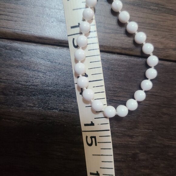 Vintage White Bead Necklace - 80s - Picture 6 of 6